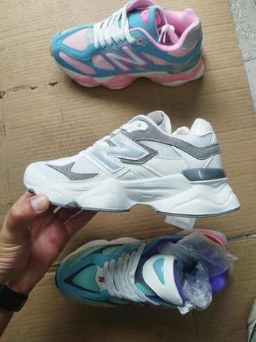 Women's Sneakers and athletic shoes: 38 — 3