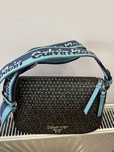 najk torbice: Calvin Klein torbica preko ramena ORIGINAL - Model: kompaktna — 2
