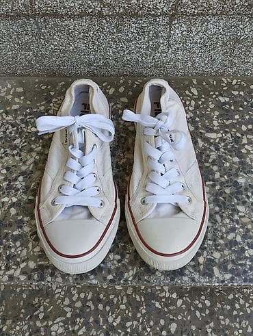 crne patike i bele čarape: FILA original patike br.38 ug.24 cm. - Brend: Fila - Boja: bela sa — 1