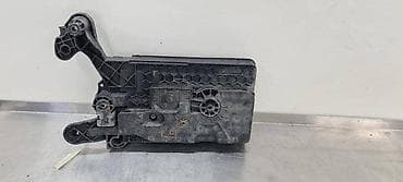 camac za prihranu: NOSAČ AKUMULATORA ZA VOLKSWAGEN GOLF 7 - 5Q0915321G | Nosač — 1
