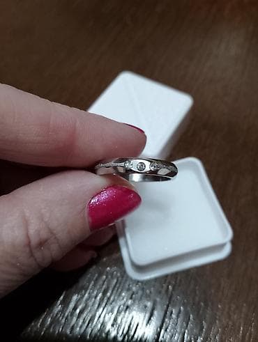 Prsten hiruski celik.700dim