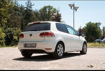 polovni automobili pezo 206 benzin: Volkswagen Golf 6 1.4 TSI, trovratni hatchback u beloj boji. Ključne — 5