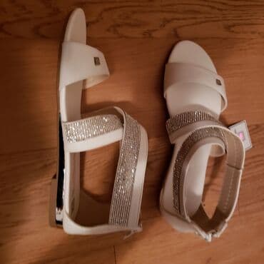 c a kombinezoni: Sandals, 39 — 6