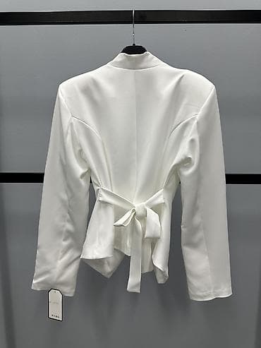 haljine m: ✅Ženski strukirani blejzer sa vezivanjem
✅2400 din — 3