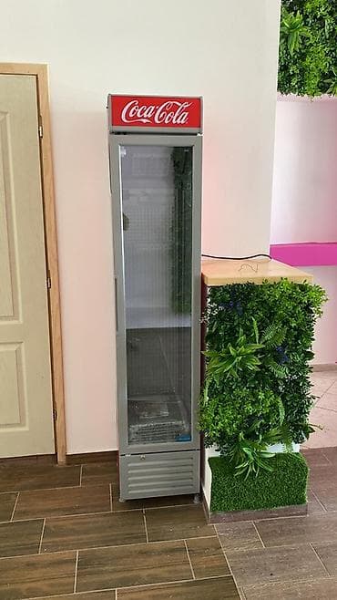 forma ideale komode za sobu: Ugostiteljska oprema – setovi baštenskog nameštaja i rashladne vitrine — 2