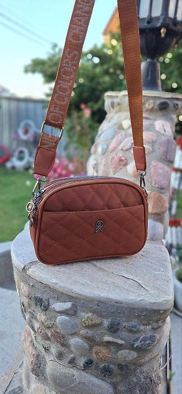 Belts: Torbica 
2300 dinara 
mn — 4