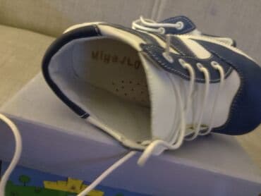 prsluci za devojčice: Decije cipelice,velicina 24,kozno gaziste,kozna cipela.Sasvim — 8