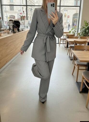 Ženski komplet sako + pantalone sa prugama - Kroj: strukirani dugi na lalafo.rs Ženski komplet sako + pantalone sa prugama - Kroj: strukirani dugi