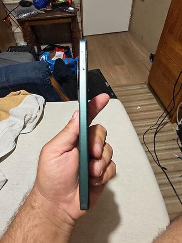 xiaomi 10t pro polovan: Redmi A3 4/64 korektan telefon radi lepo nebaguje ima sitnih tragova — 4