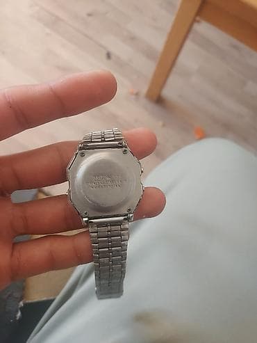 mk sat: Digitalni ručni sat – čelična narukvica - Klasičan pravougaoni — 2