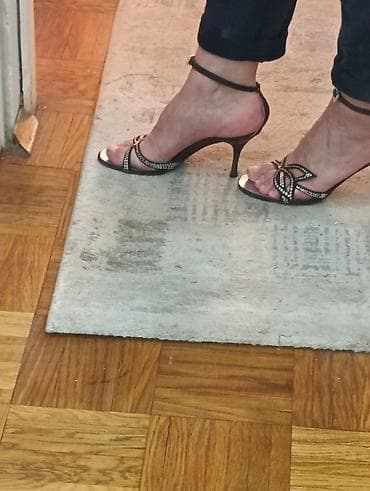 zlatne sandale metro: Sandale broj 36, braon, platno i cirkoni, štikla 8 cm, jednom nošene — 2