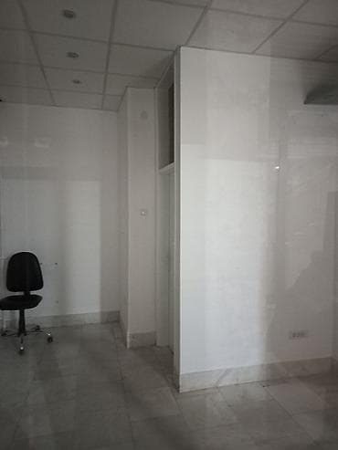 stil r nekretnine: Izdaje se lokal – poslovni prostor sa staklenim izlozima u pasažu — 5