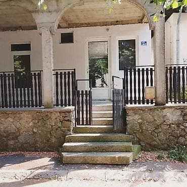 Izdavanje -Garsonjera Namestena garosnjera,sa zasebnim ulazom u