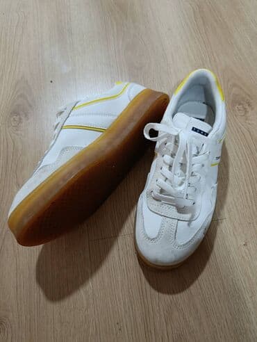 c a bokserice: Tommy Hilfiger, 39 — 2