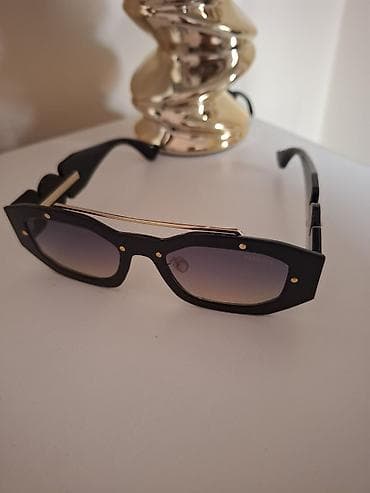 naocare za sunce versace: Versace sunčane naočare – modni model sa pravougaonim okvirom - — 1