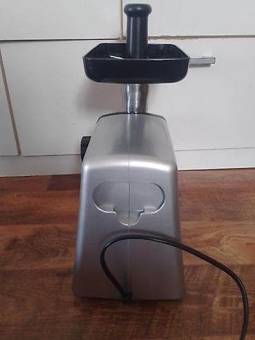Mobilni telefoni i aksesoari: Elektricna Masina za mlevenje mesa je potpuno ispravna, u odlicnom je — 10
