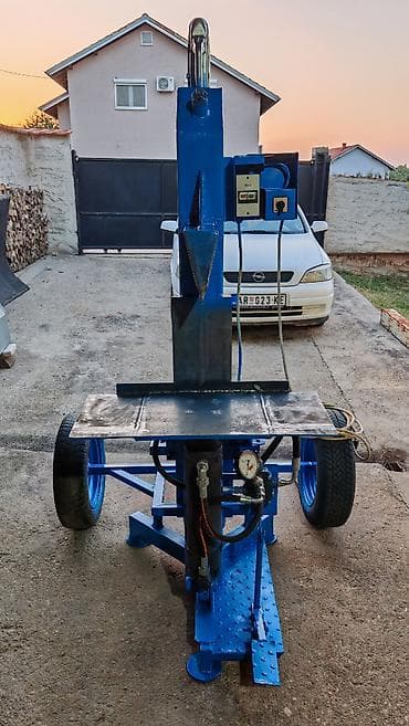 ručni brener sa zamenjivom bocom: Na prodaju cepac za drva 24t, poluautomatski, zahvat 360mm. Cena — 5