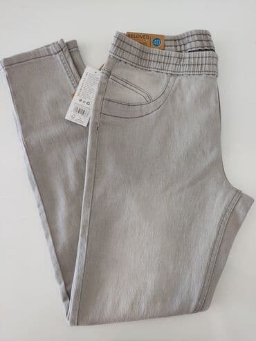 comma pantalone: Lagane letnje pantalone, sa elastinom.
Oko struka imaju lastis — 3