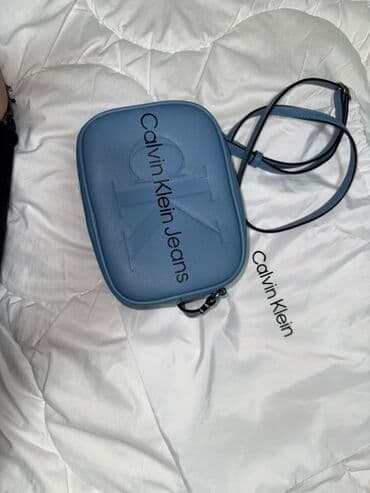 zenska rucna torbica na francuskom: Torba za rame, Calvin Klein, Materijal: Veštačka koža — 1