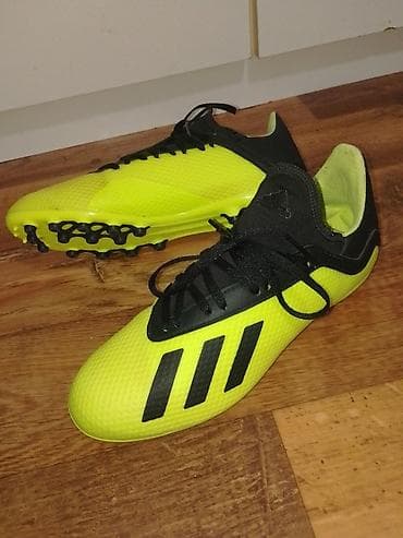 Kopacke Adidas br 38 gaziste 245 mm su u odlicnom stanju sa sitnim