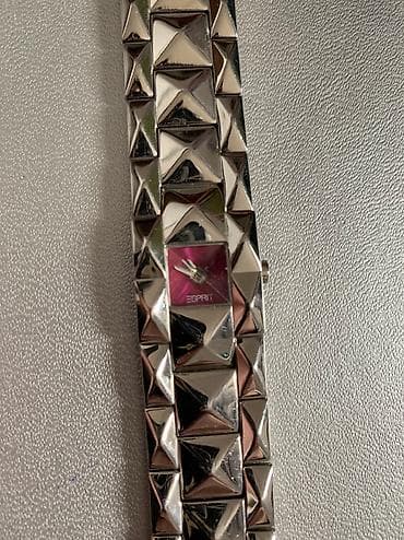 Original "Esprit" sat. Ne propusta vodu, hirurski celik, prelepog