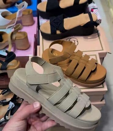 crop top c a: Sandals, Betsy, 41 — 2