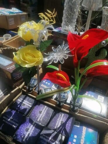 držač za ruže stablašice: Solarne lale Solarno drvce Silarni ljiljan Solarne ruze Cena za 2kom — 2