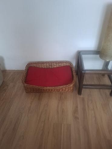 Prodajem lezajku sa sundjerom za psa. Dimenzije 70cm, 45cm, 24cm
