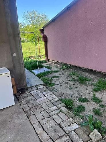kupujemprodajem kuce gornji milanovac: Izdajem kuću u Zemunu, na odličnoj lokaciji, u ulici Mozerova. Kuća je — 10