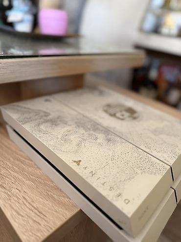 alex max: Prodajem licno svoj ps4 destiny limited edition. Konzola je ocuvana — 2