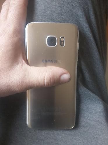 Mobile Phones: Samsung Galaxy S7 Edge, zlatna boja - Ekran 5.5" Super AMOLED sa — 3