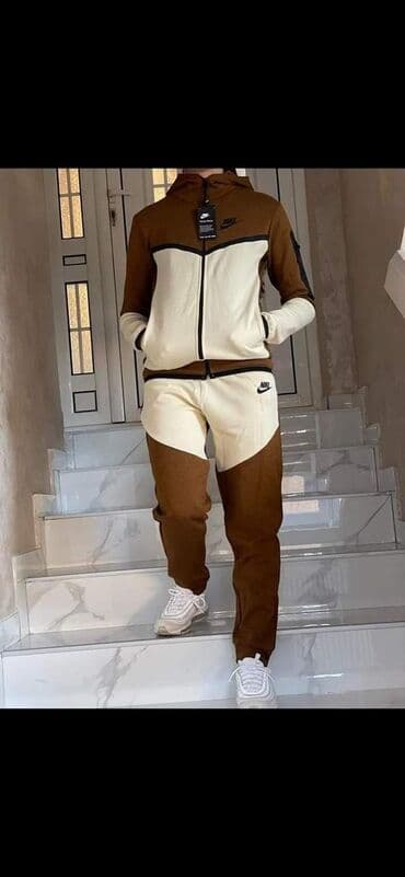 new tech fleece 2023: Veličine S M L XL
Cena 3500 din — 18