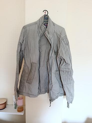 max naocare za sunce: Siva lagana muška jakna sa rajsferšlusom. Model sa visokim kragnom i — 1