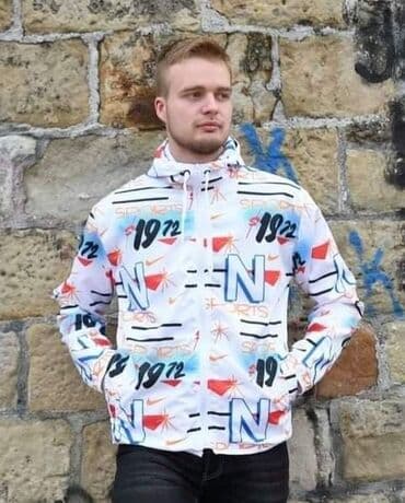 hm muske jakne: Šuškavci
Veličine S M L XL 2XL
Cena 4000 din — 4