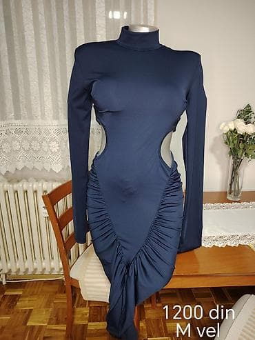 Women's Clothing: Elegantna midi haljina sa izrezima – tamnoplava - Model: uska — 2