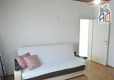 zlatibor kuca prodaja: Na prodaju useljive 2 kuće u mirnom delu Uba! Ukupna površina 180m2 — 6