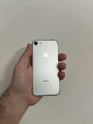 punjac za iphone cena: Iphone 7 beli sim free icloud free, sa 128 gb memorije. Telefon je ok — 7