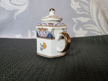 posuda za puter: Bokalcic vintaz,porcelanski za ukras ili mleko. Bokalcic je — 7