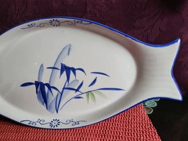metalac posuđe za bebe: Porcelanski nov,vintaz tanjir za ribu. Visina. 2,5cm — 3