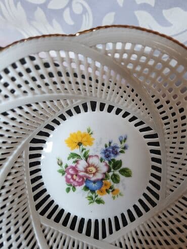 porcelanske solje za caj: Bombonijera nova Cluj Napoka porcelan iz 70ih. Porcelanska rumunska — 8
