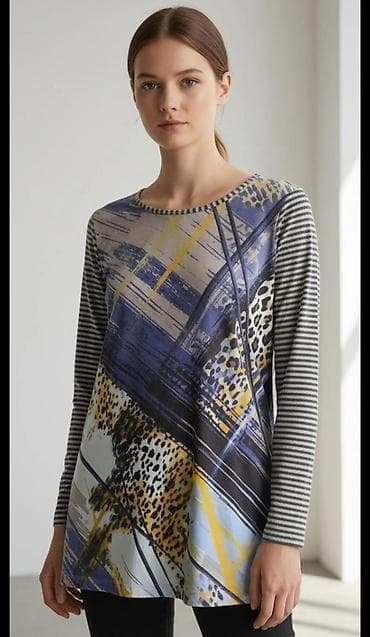 bele torbice: Ženska majica dugih rukava sa kombinovanim printom. - Model: ravnog — 1