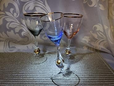 gorki list case crvene: Case Bohemija kristal rucni rad za vino 1950g+. Case za vino bez — 1