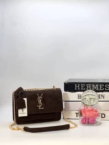 drveni krstic oko vrata: Tasnice 
pk — 2