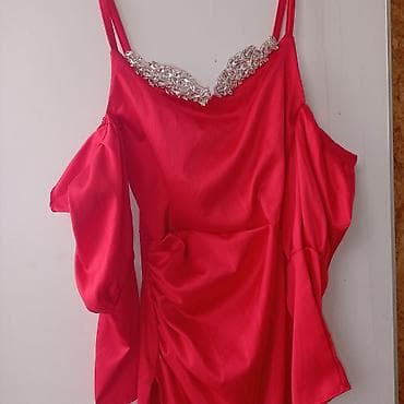 Elegantna crvena satenska haljina - Model: duga haljina sa prorezom