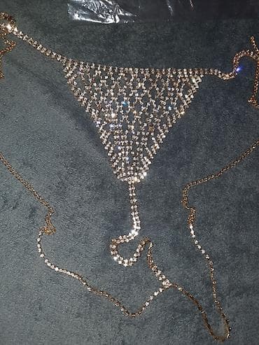Raskošni body lančić/pojas sa kristalima - Dekorativni “chain body” na lalafo.rs Raskošni body lančić/pojas sa kristalima - Dekorativni “chain body”