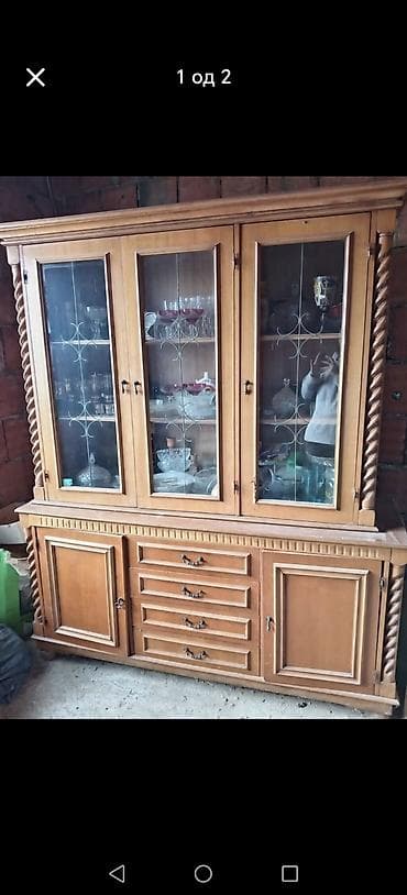 namestaj 1: Drvena vitrina/kredenca sa staklenim gornjim delom - Materijal: puno — 2
