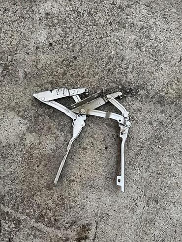 Car Body Parts: SARKE HAUBE VW GOLF 5 | Crna je po kom — 1