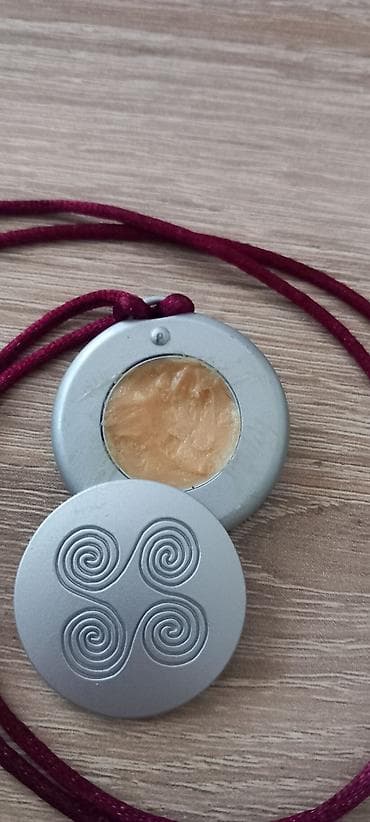 oriflame torba: Parfem privezak.Oriflame Freya Creme.mirisni privezak.VINTAGE/RETKO — 3