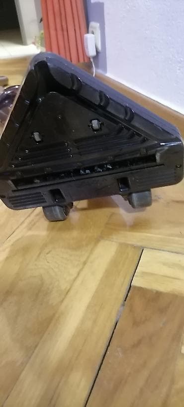 risiver za tv sa antenom: Usisivač ROVENTA ručni na bateriju
Ispravan
Mirjevo — 7