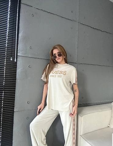 unit sport trenerke cena: Komplet siroka majica kratkih rukava i donji deo trenerke ravne — 8